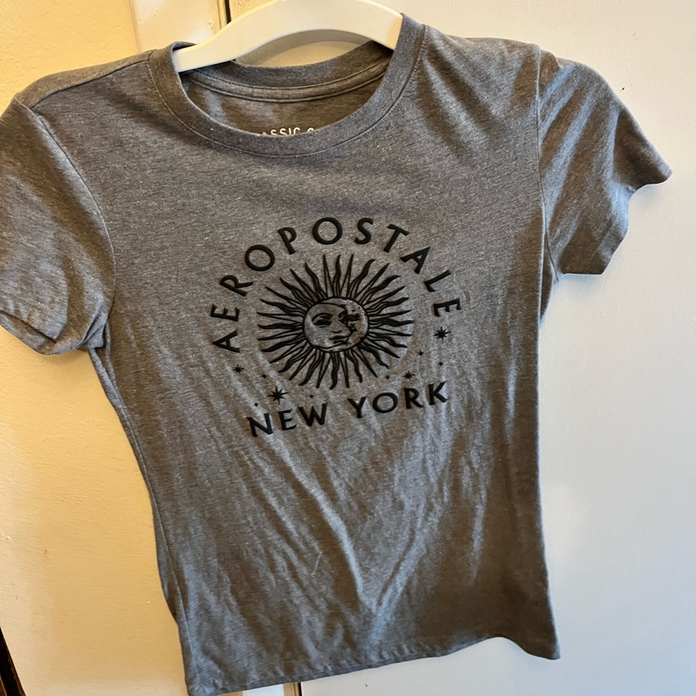 Aeropostale grey and black shirt